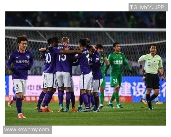 杭州足球队比赛经验引发热议球迷对战术选择和球员表现展开激烈讨论