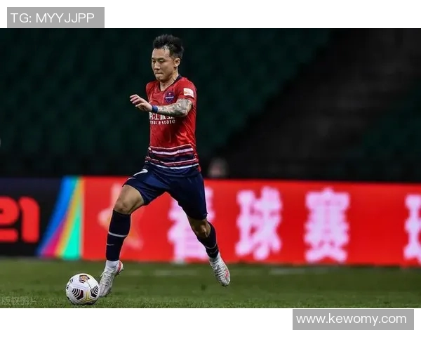 重庆足球队球员个人能力深度对比与战术分析探讨 重庆足球队球员个人能力深度对比与战术分析探讨