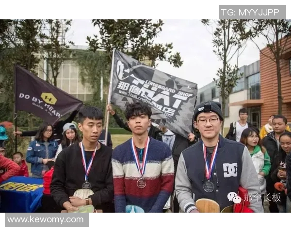 重庆城市马拉松评析滑板队灵活性表现与赛事影响力探讨