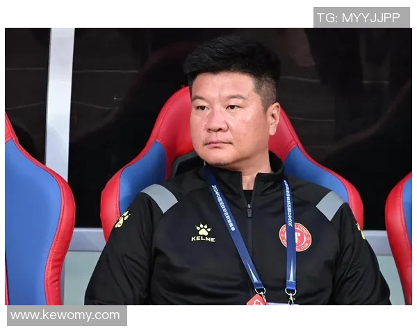 重庆足球队的战术解析与运营体系的深度剖析与发展方向探讨 重庆足球队的战术解析与运营体系的深度剖析与发展方向探讨