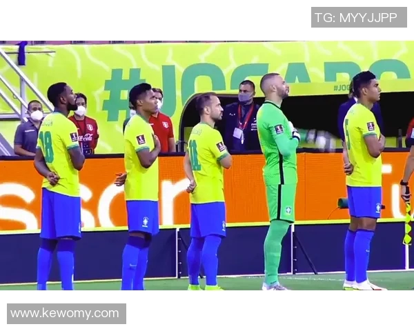 秘鲁与丹麦激战正酣黄牌警告频频引发争议与讨论