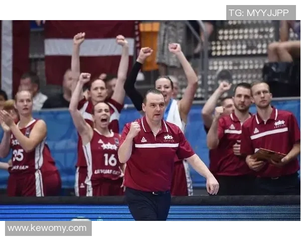 瑞典女篮与黑山女篮激战正酣谁能在国际赛场上笑到最后