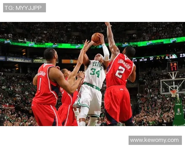 老鹰与骑士激战正酣中文解说带你领略精彩瞬间与战术分析