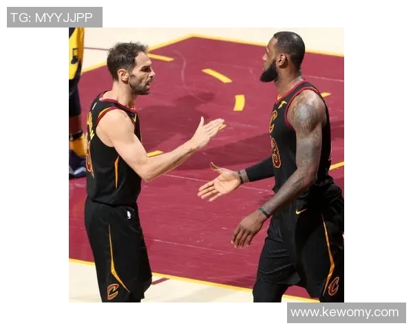 詹姆斯与吉诺比利的传奇对决：篮球场上的巅峰对抗与友谊之路