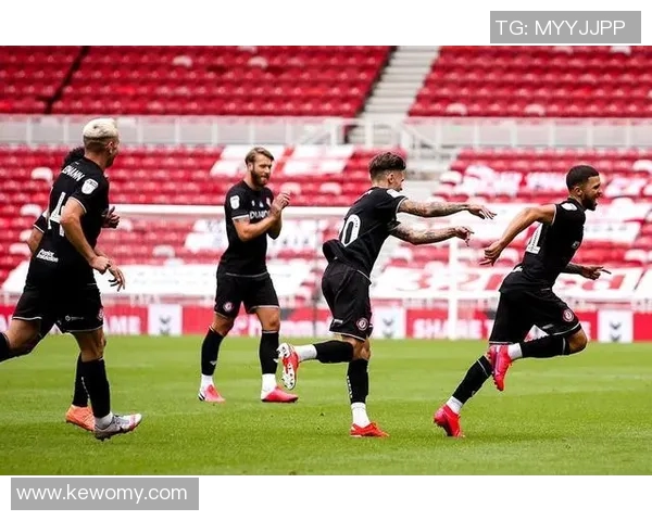 诺维奇与巴恩斯利激战成和比分揭晓精彩瞬间回顾