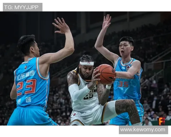 辽宁与山东激战正酣1月12日篮球盛宴精彩不容错过