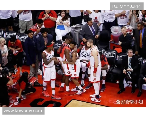 01年76人对阵猛龙的经典对决回顾与精彩瞬间分析 01年76人对阵猛龙的经典对决回顾与精彩瞬间分析