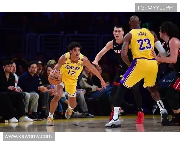 湖人对决热火季后赛精彩瞬间回顾与战术分析 湖人对决热火季后赛精彩瞬间回顾与战术分析