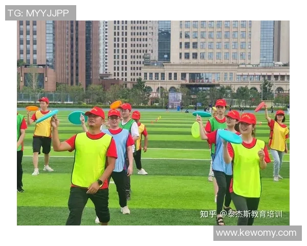 杭州飞盘队与成都飞盘队赛后复盘探讨团队协作的成功与不足